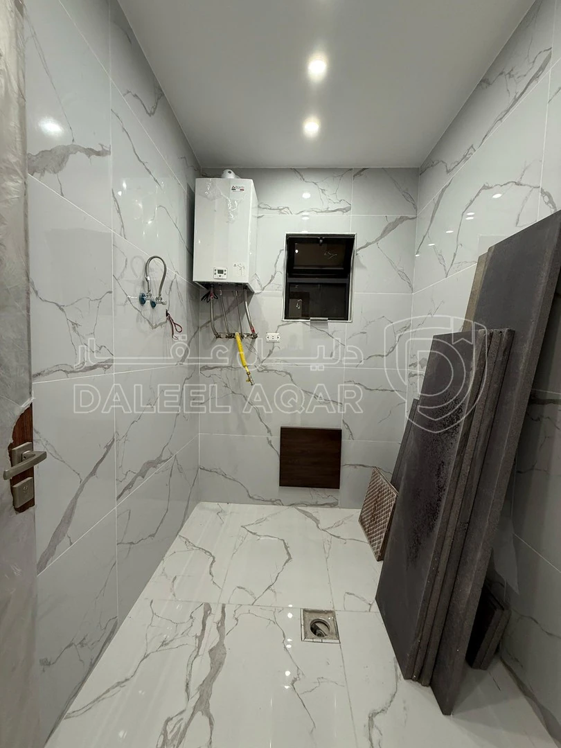 شقة في طريق المطار - 125,000 دأ - صورة 1